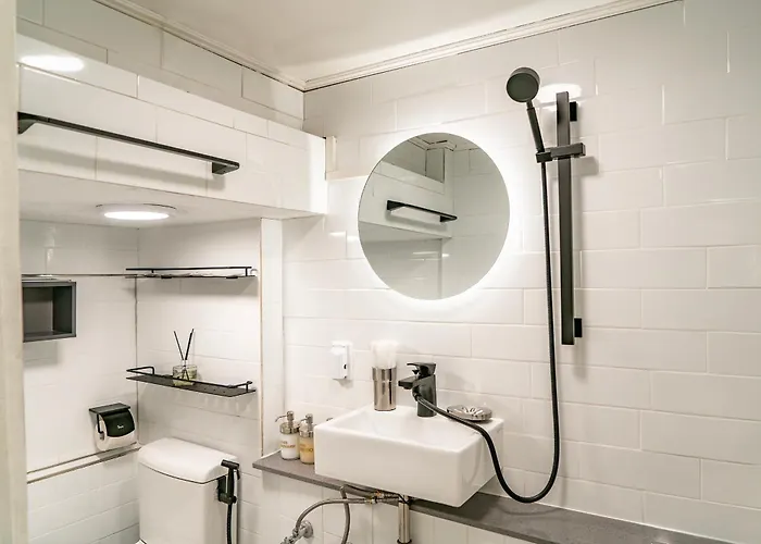 Jts Tailored Service Near Hyehwa Station