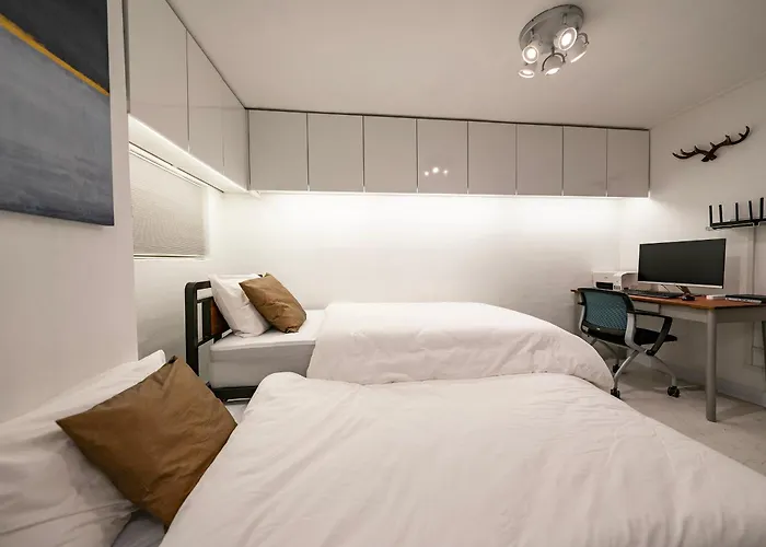 Jts Tailored Service Near Hyehwa Station Seoul